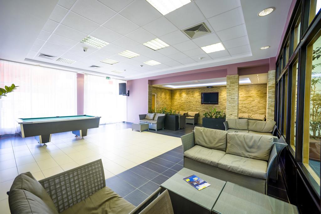 Готель Ceu Konferencia Koezpont 3*